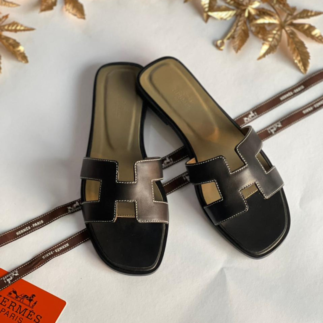 Hermès Oran Shoes – Classic Flat Edition
