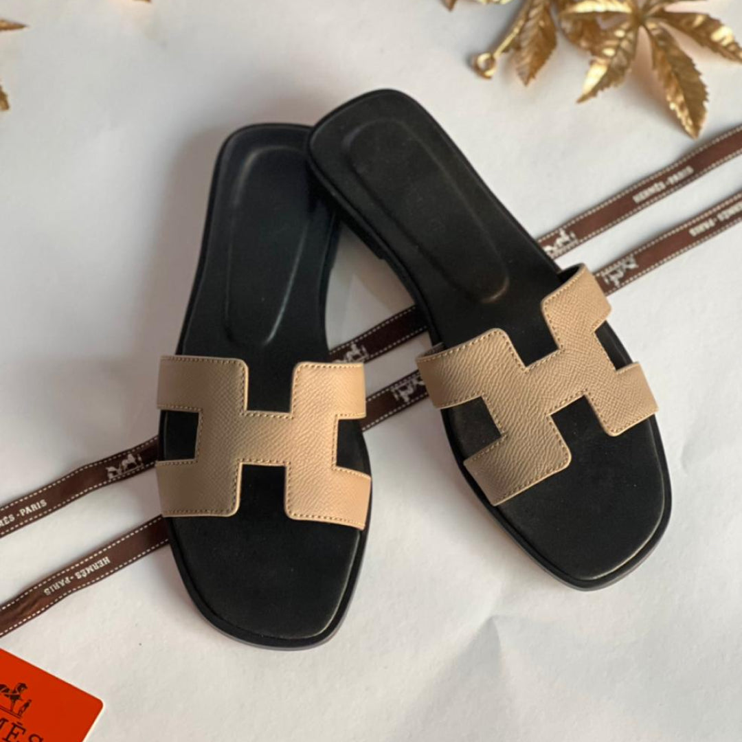 Hermès Oran Shoes – Classic Flat Edition