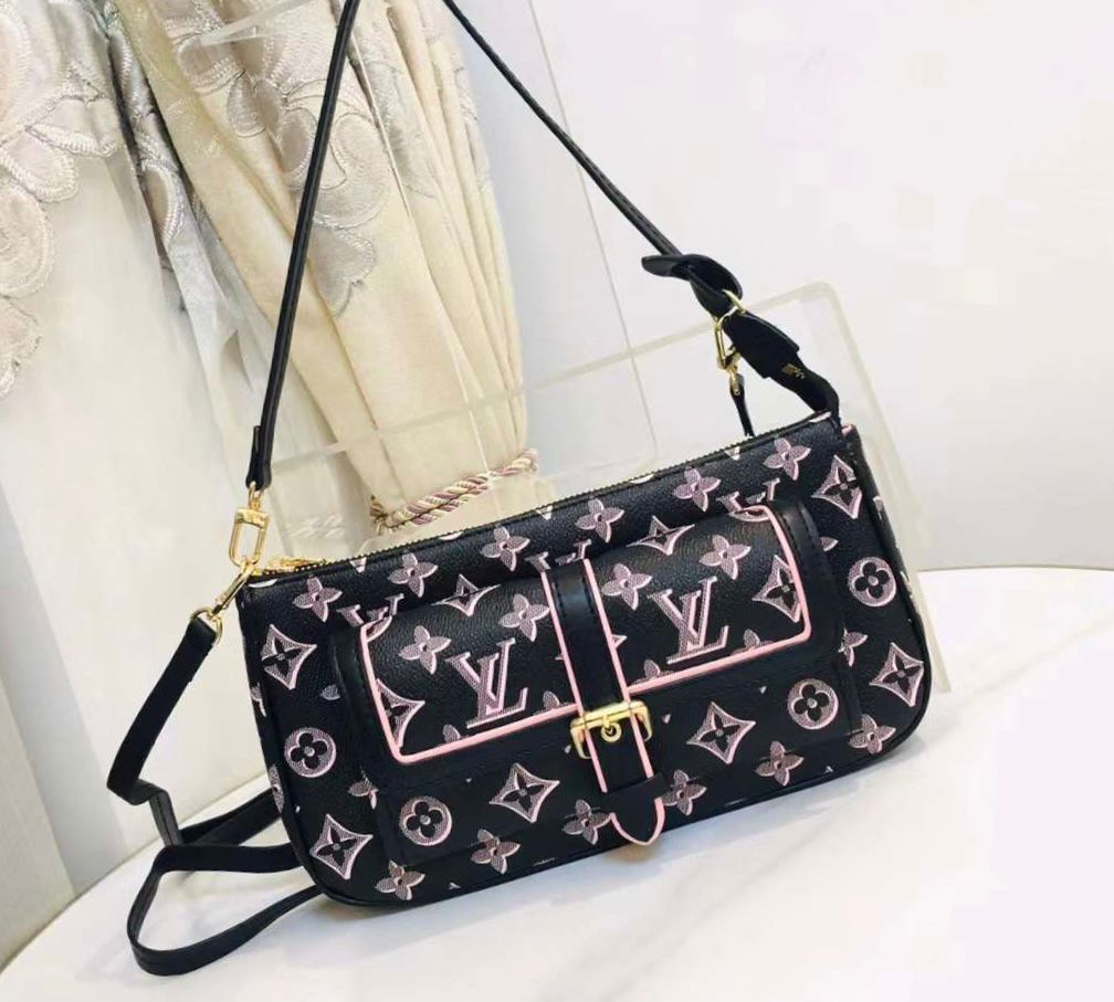 Louis Vuitton Maxi Multi Pochette Bag