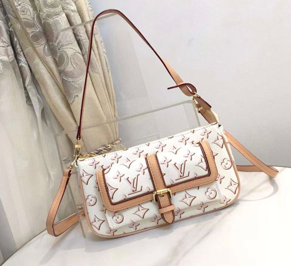 Louis Vuitton Maxi Multi Pochette Bag