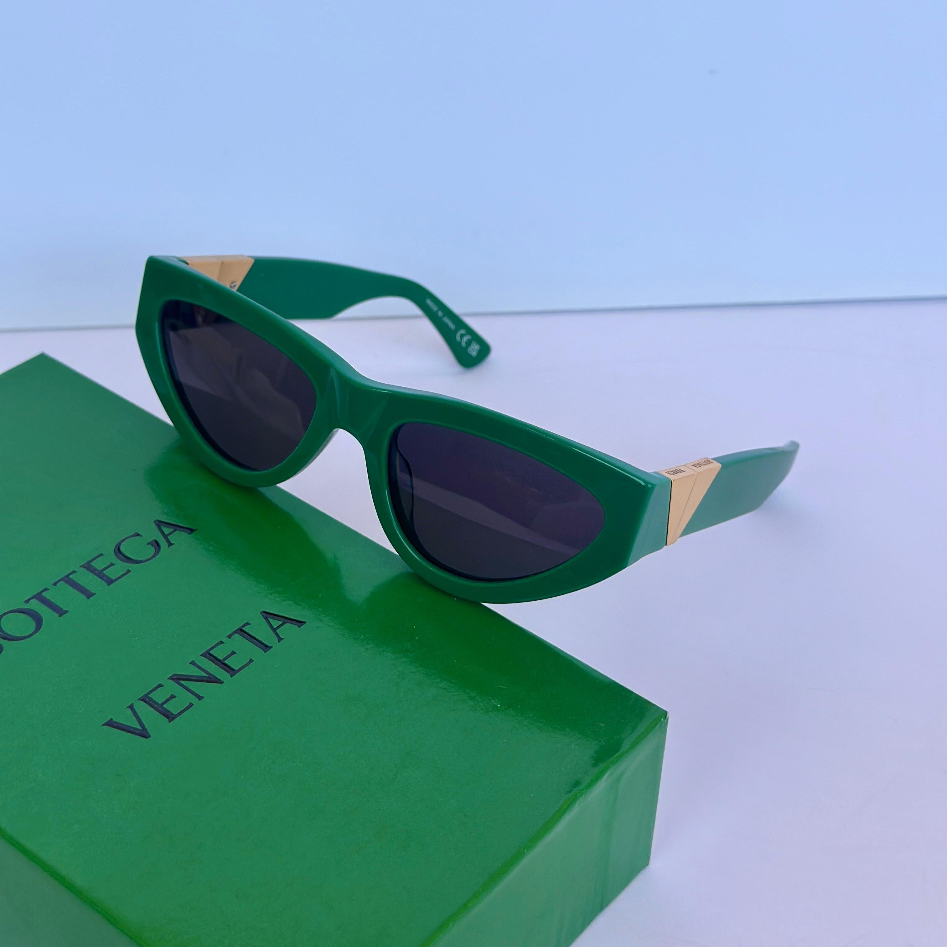 Bottega Veneta Cat-Eye Sunglasses BV1165S
