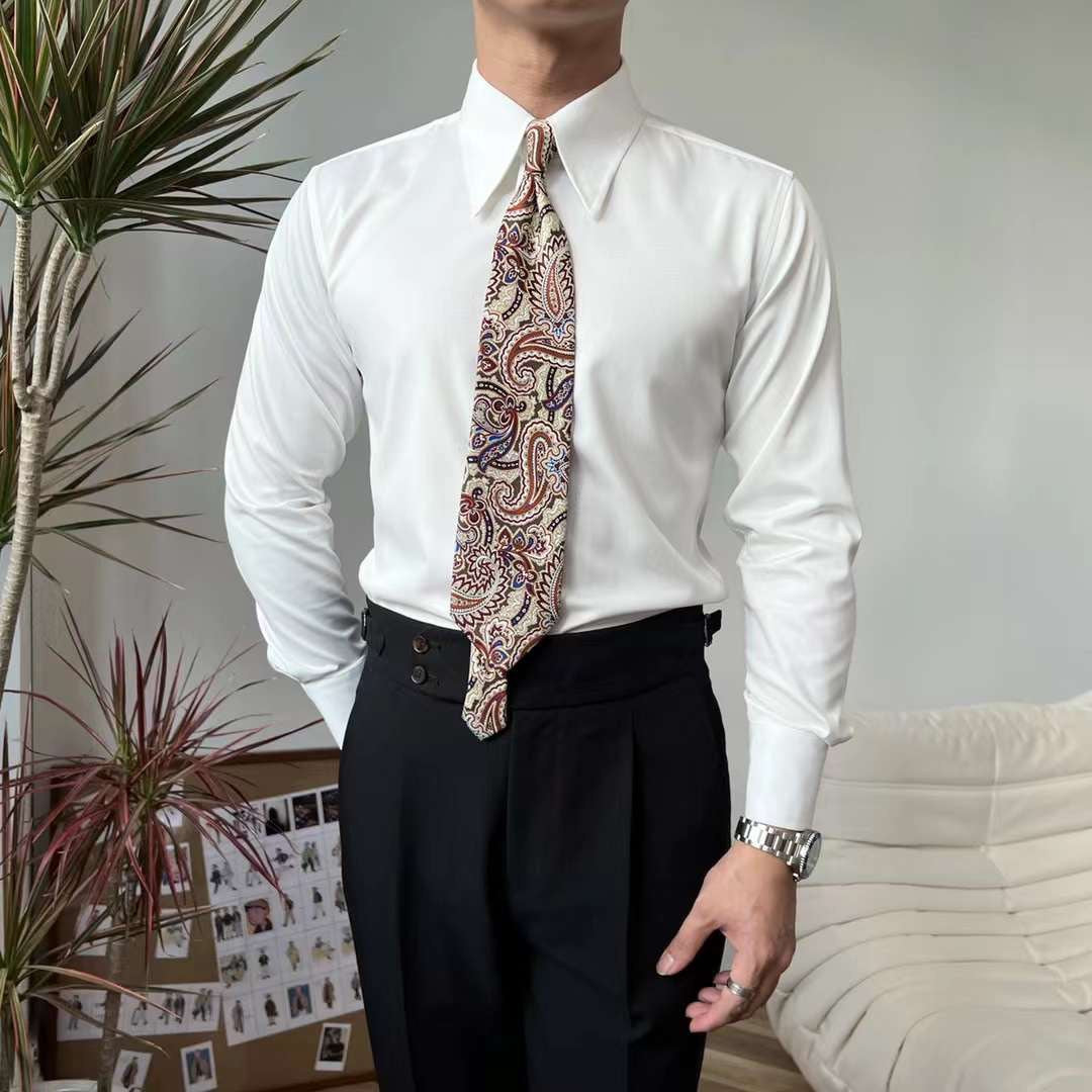 White / M