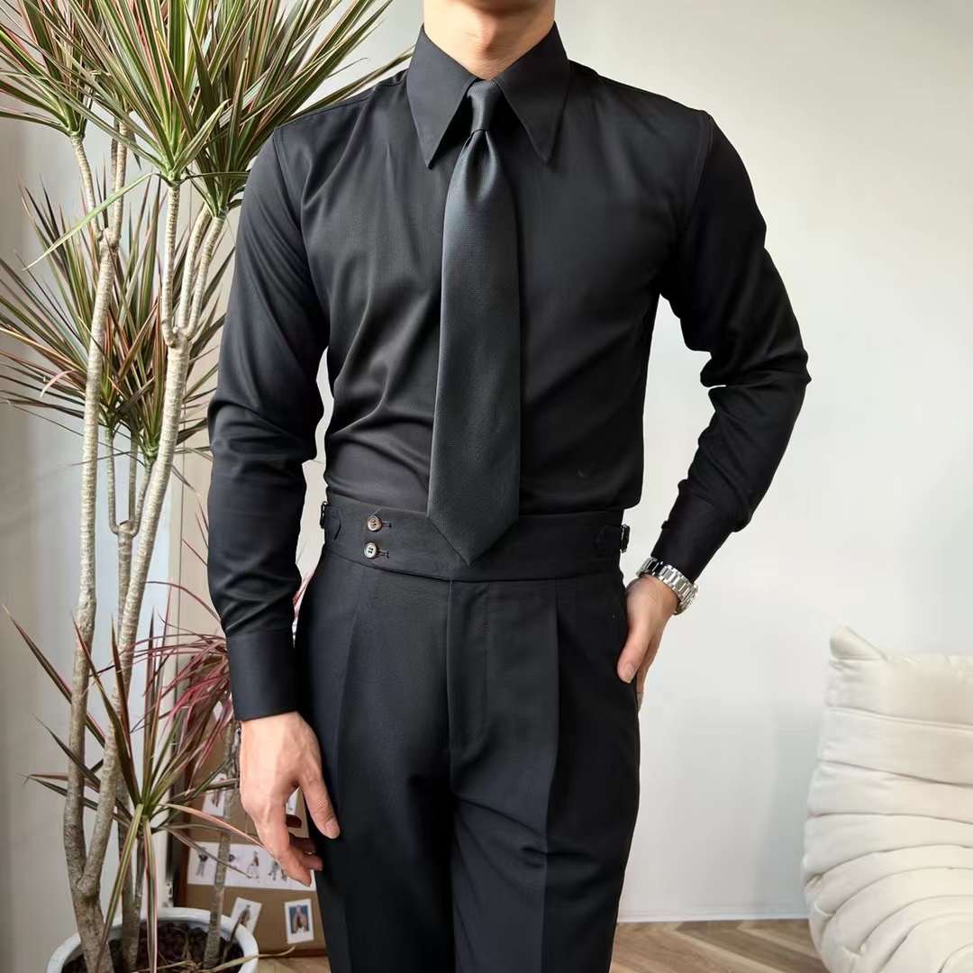 Black / M