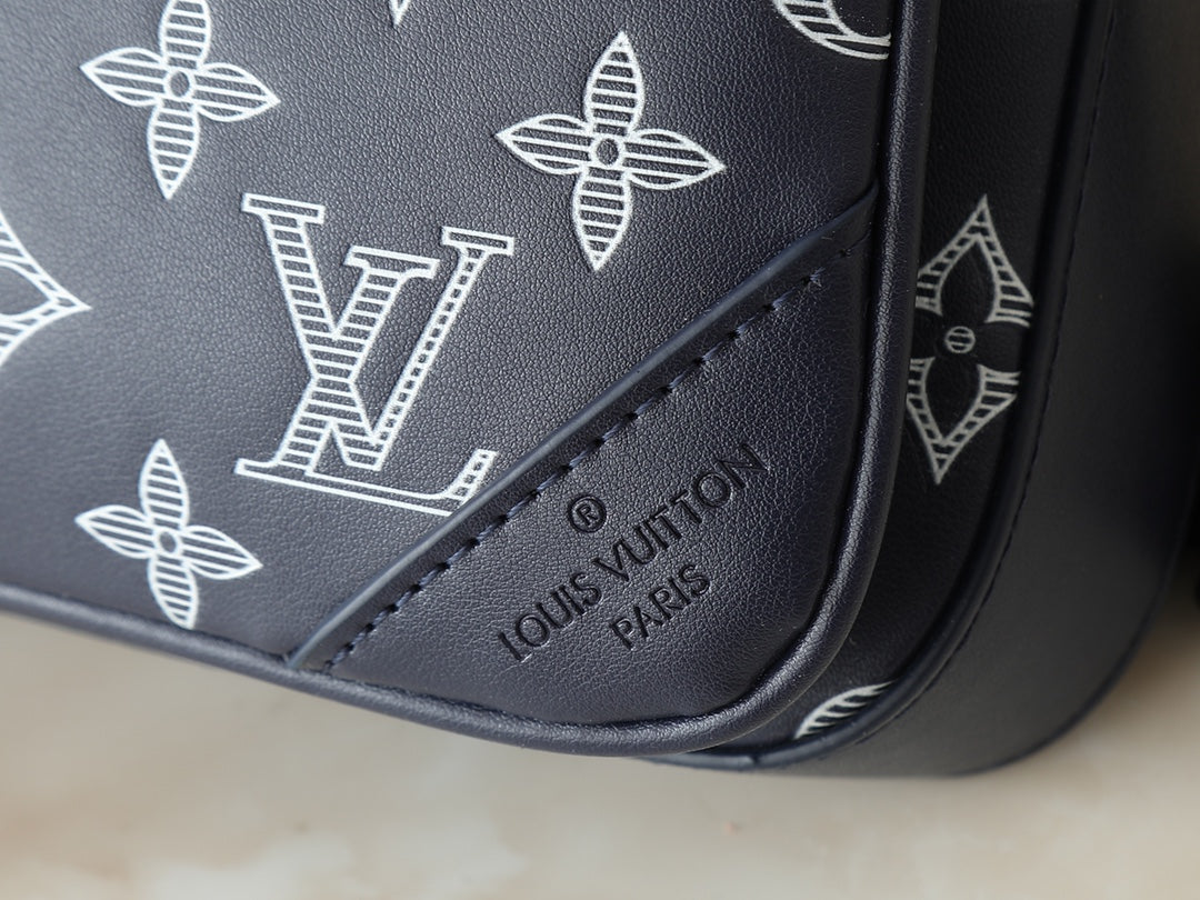 Louis Vuitton trio Messenger Bag