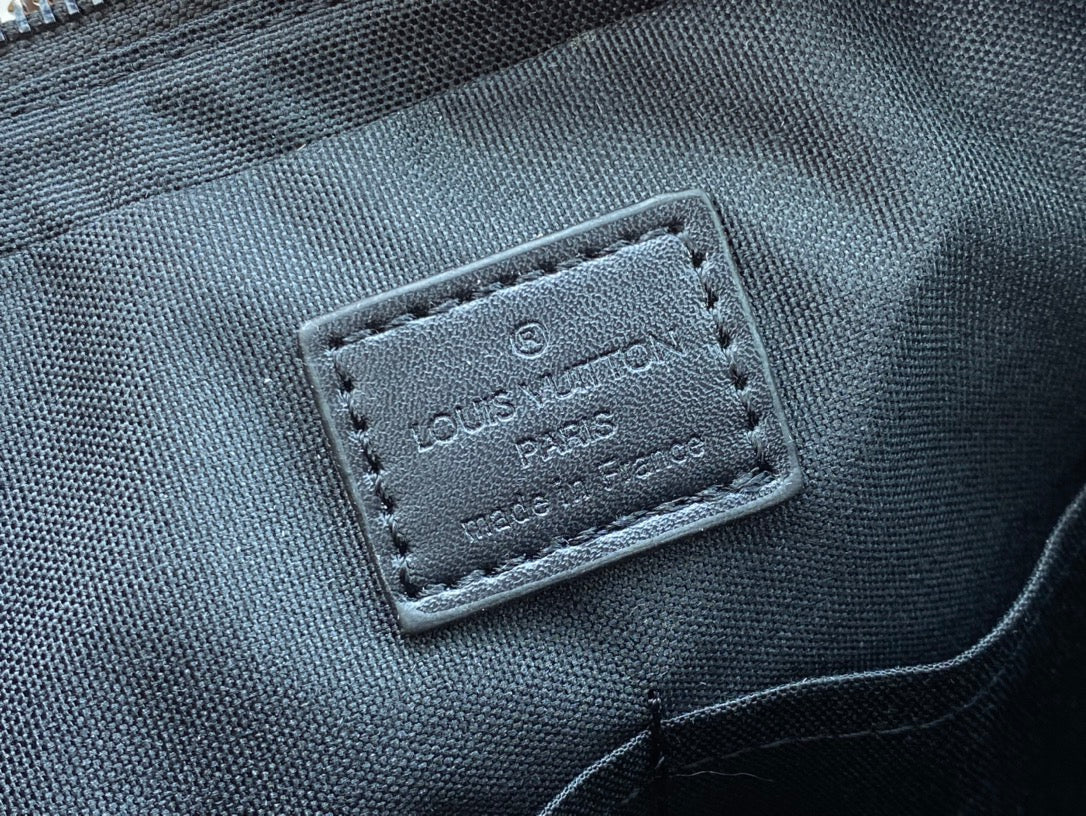 Louis Vuitton trio Messenger Bag