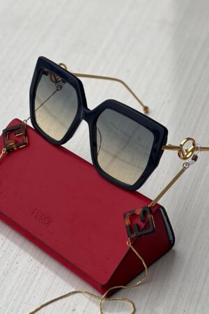 Fendi FE40055I Square Frame Sunglasses