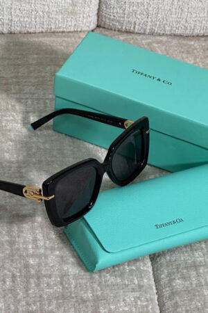 Tiffany & Co. Square Frame Sunglasses – TF4193 Style