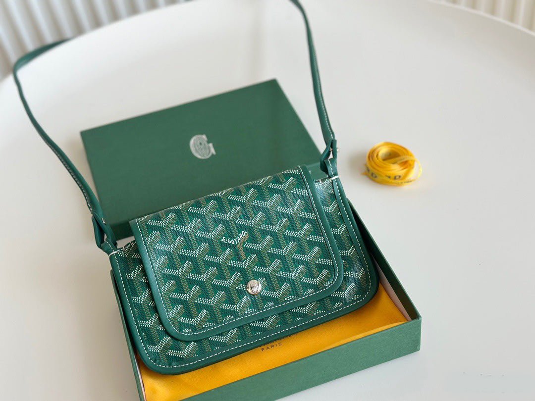 Sleek Bi-Fold Wallet - Image 6