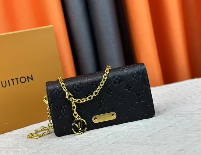 Louis Vuitton Wallet on chain Bag - Image 4